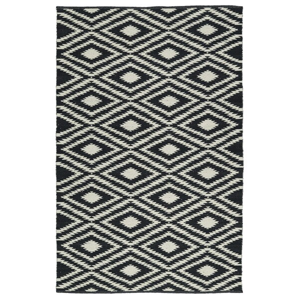 Indoor/Outdoor Laguna Black and Ivory Ikat Flat-Weave Rug (3'0 x 5'0 ...