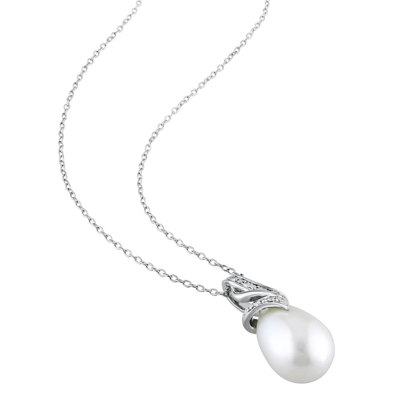 Miadora Sterling Silver Cultured Freshwater White Pearl and Diamond Accent Drop Necklace (9-9.5 mm)