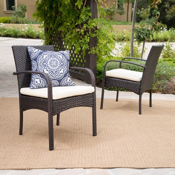 Plastic wicker dining discount chairs