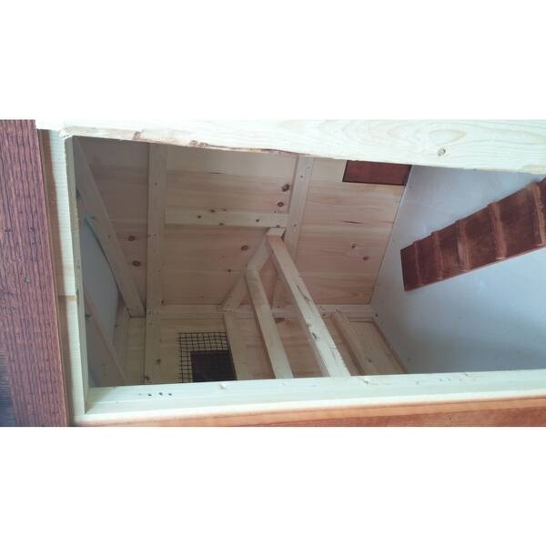 Tucker's Coops 'Nancy' Handcrafted Preassembled Solid Wood Chicken