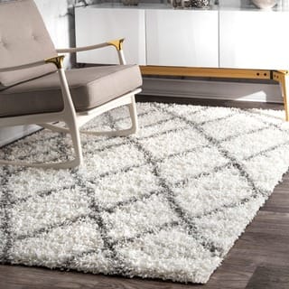 slide 1 of 1, Clay Alder Colville Moroccan Trellis White and Grey Easy Shag Area Rug (5'3 x 7'6)
