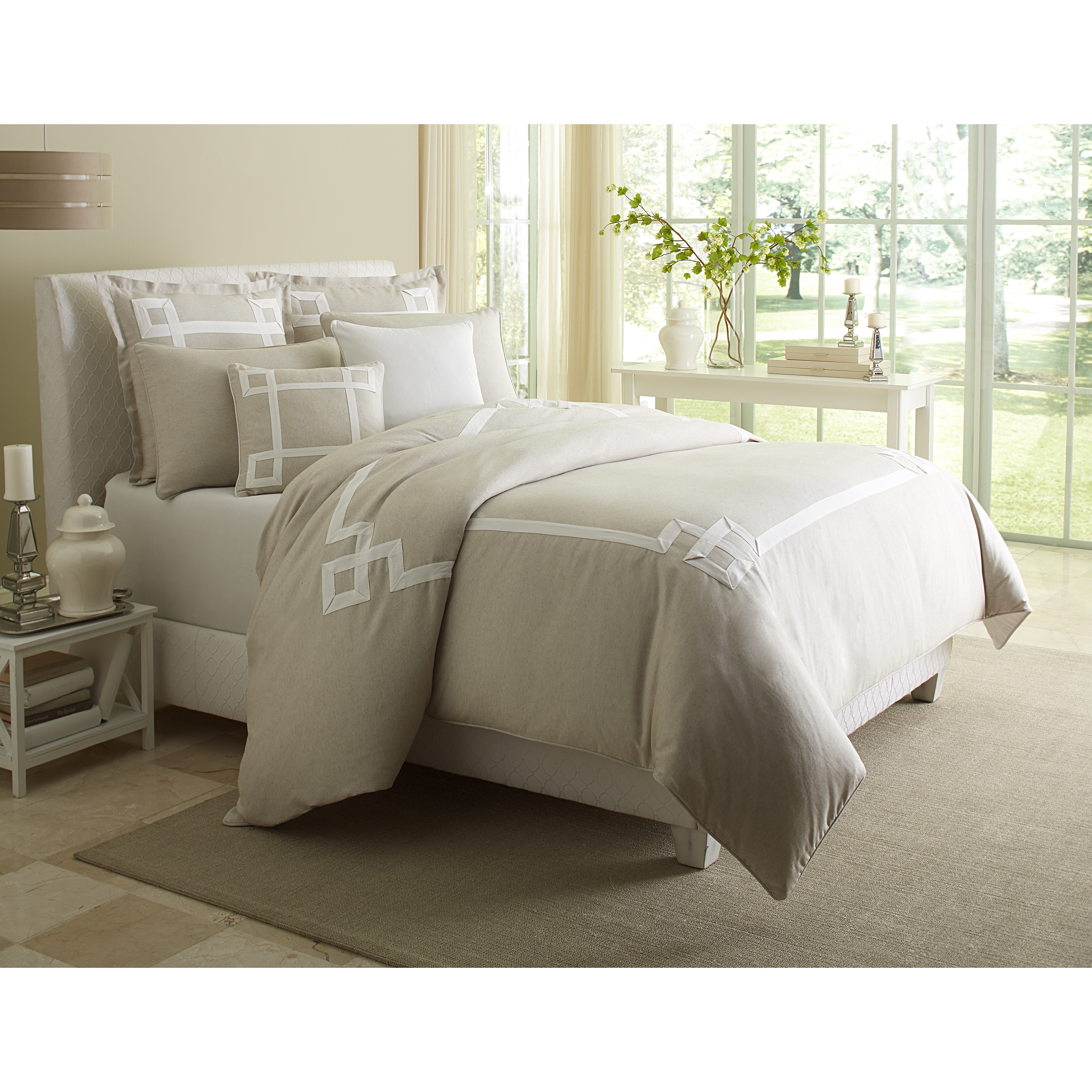 Michael Amini Simplicity Duvet Set