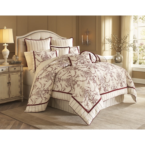 Michael Amini Hidden Glen Comforter Set