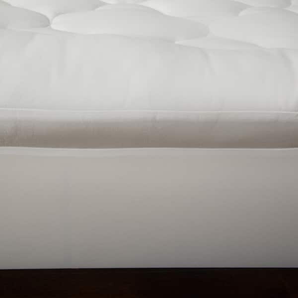 Premium Overfilled Cotton Mattress Pad 300 Thread Count by Grandeur Collection - White - Queen