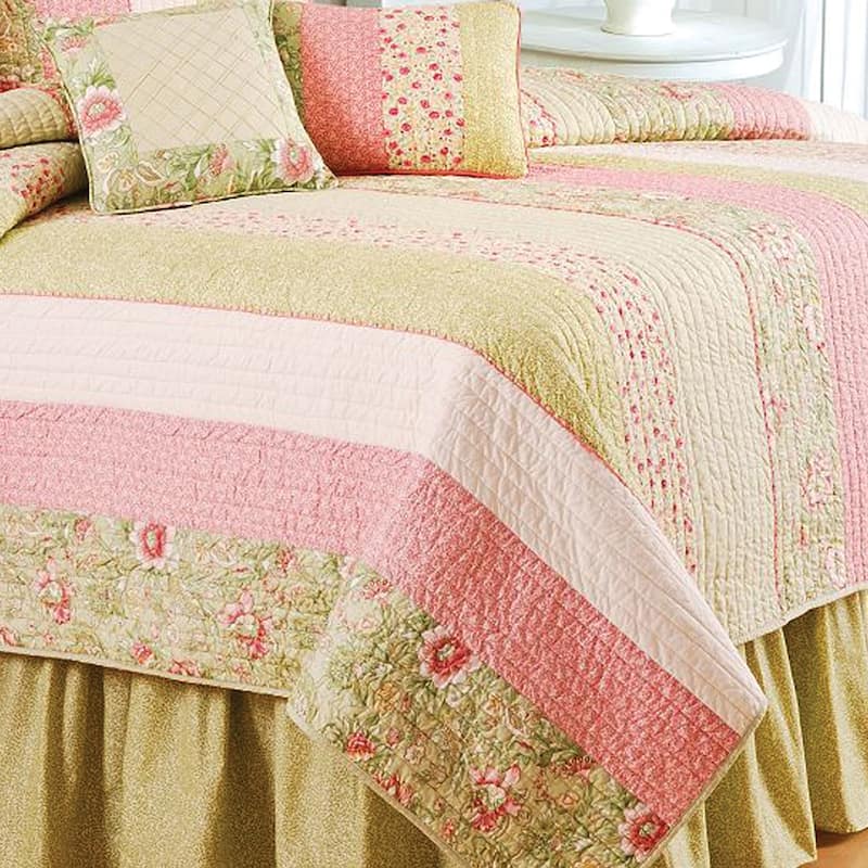 Amberly Quilt (Shams Not Included)