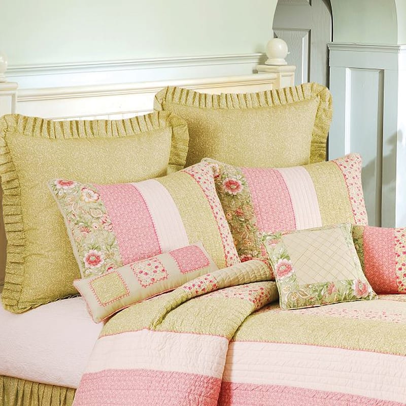 Amberly Quilt (Shams Not Included)
