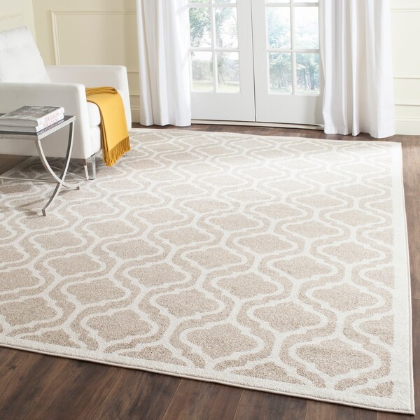Safavieh Indoor/ Outdoor Amherst Wheat/ Beige Rug - 8' x 10'