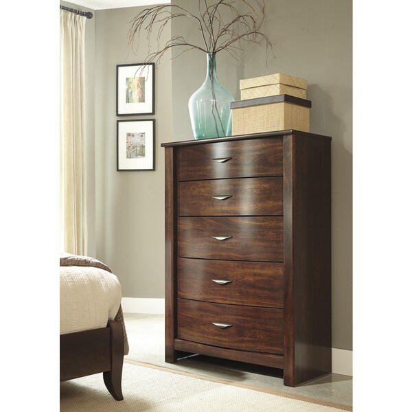 Signature Design by Ashley Corraya Brown 5-drawer Chest - Bed Bath
