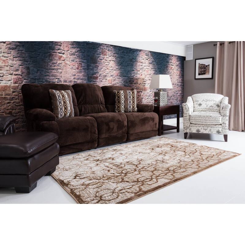Linon Platinum Collection Iron Gate Quatrefoil Modified Polyester Area Rug