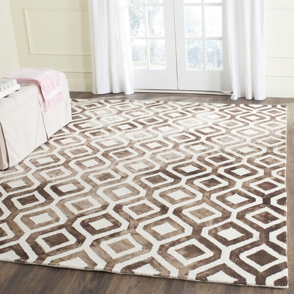 Safavieh Handmade Dip Dye Watercolor Vintage Ivory/ Chocolate Wool Rug - 7' Square