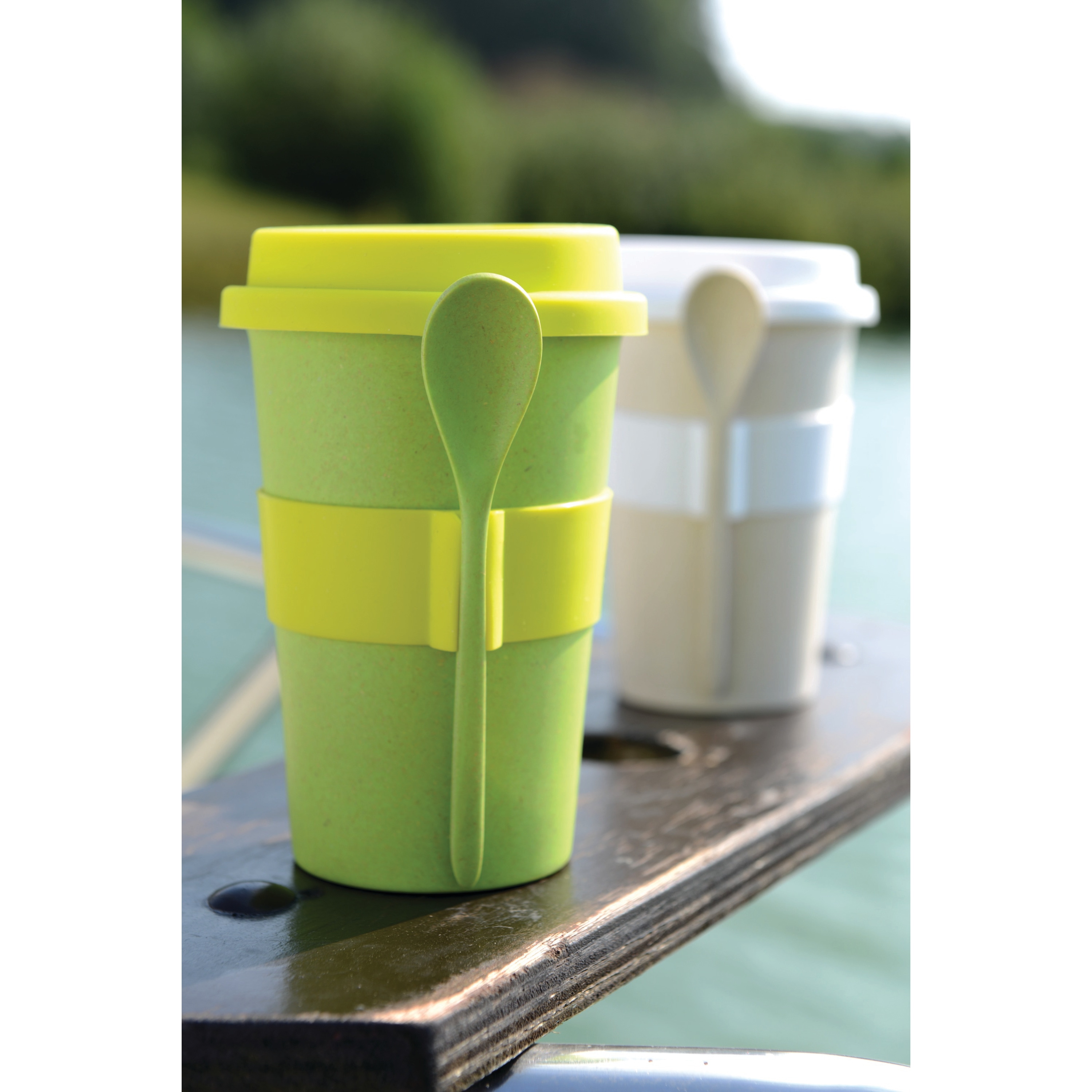 https://ak1.ostkcdn.com/images/products/10248071/CooknCo-Coffee-Mug-w-Spoon-Green-52425e8b-3174-498d-b52a-dd9dd1a9faa2.jpg