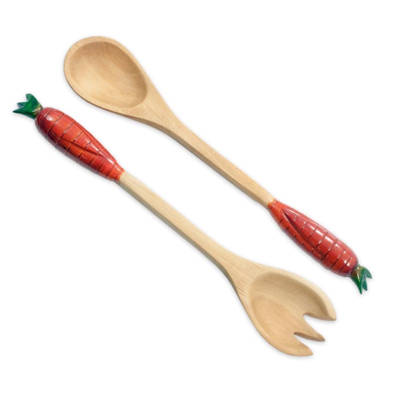 Handmade Set of 2 Cypress Wood 'Cute Carrots' Salad Serving Pieces (Guatemala)