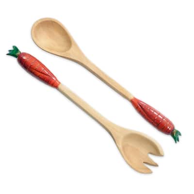 Handmade Set of 2 Cypress Wood 'Cute Carrots' Salad Serving Pieces (Guatemala)