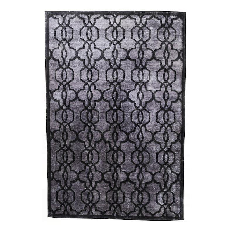 Linon Iron Gate Quatrefoil Area Rug - 8' x 11' - Grey