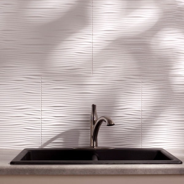 white gloss backsplash