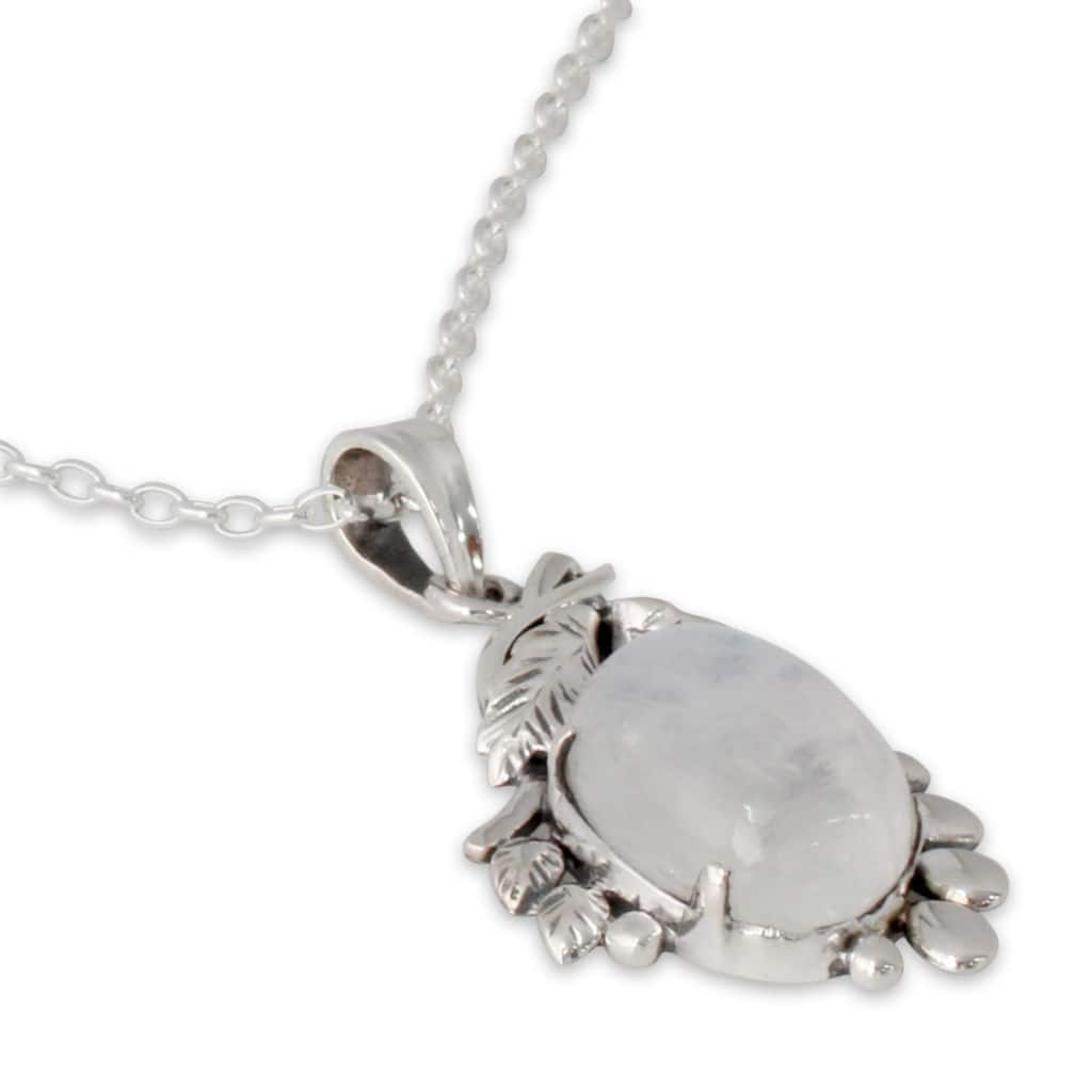 Handmade Sterling Silver 'Radiance' Rainbow Moonstone Necklace (India)