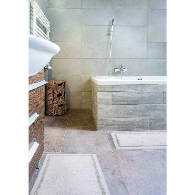 Plush Solutions Border Rug by Nourison (1'9 x 2'10)