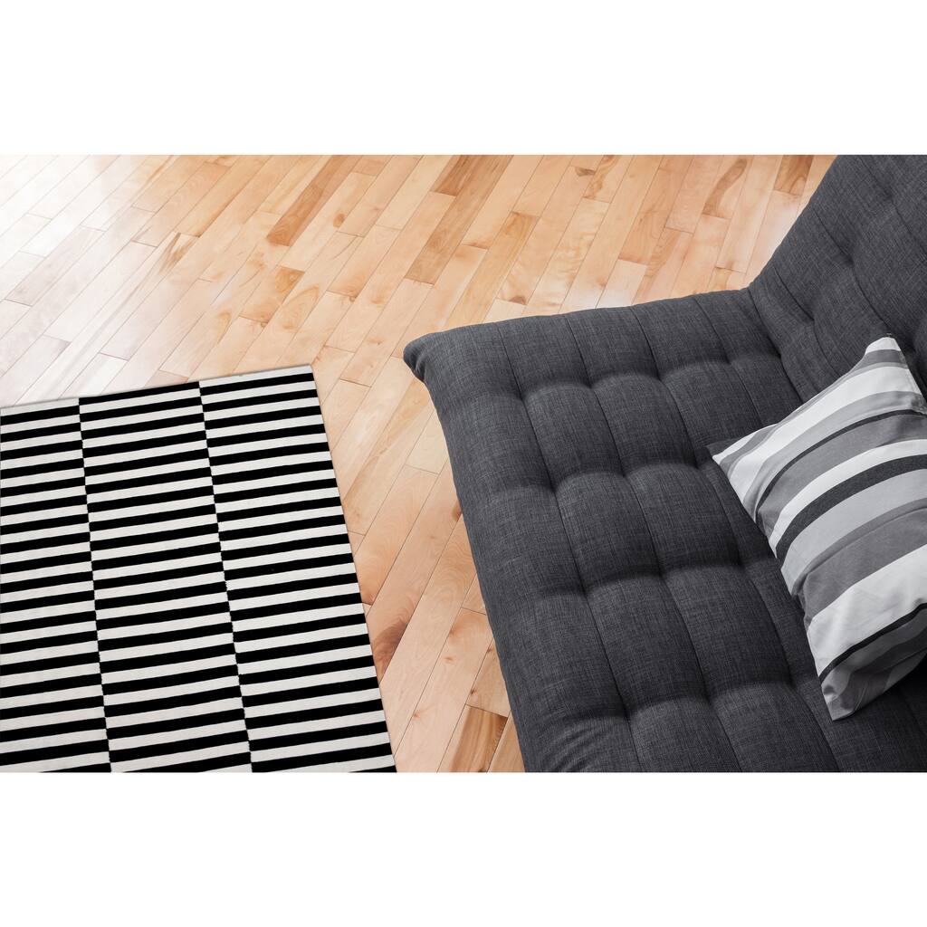 Handmade Herat Oriental Indo Tribal Vegetable Dye Wool Kilim (India) - 5'6 x 8'