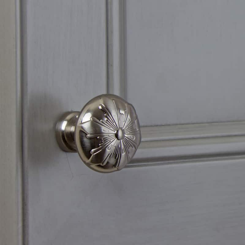 GlideRite 1.125-inch Satin Nickel Round Snowflake Cabinet Knob (Pack of 10 or 25)