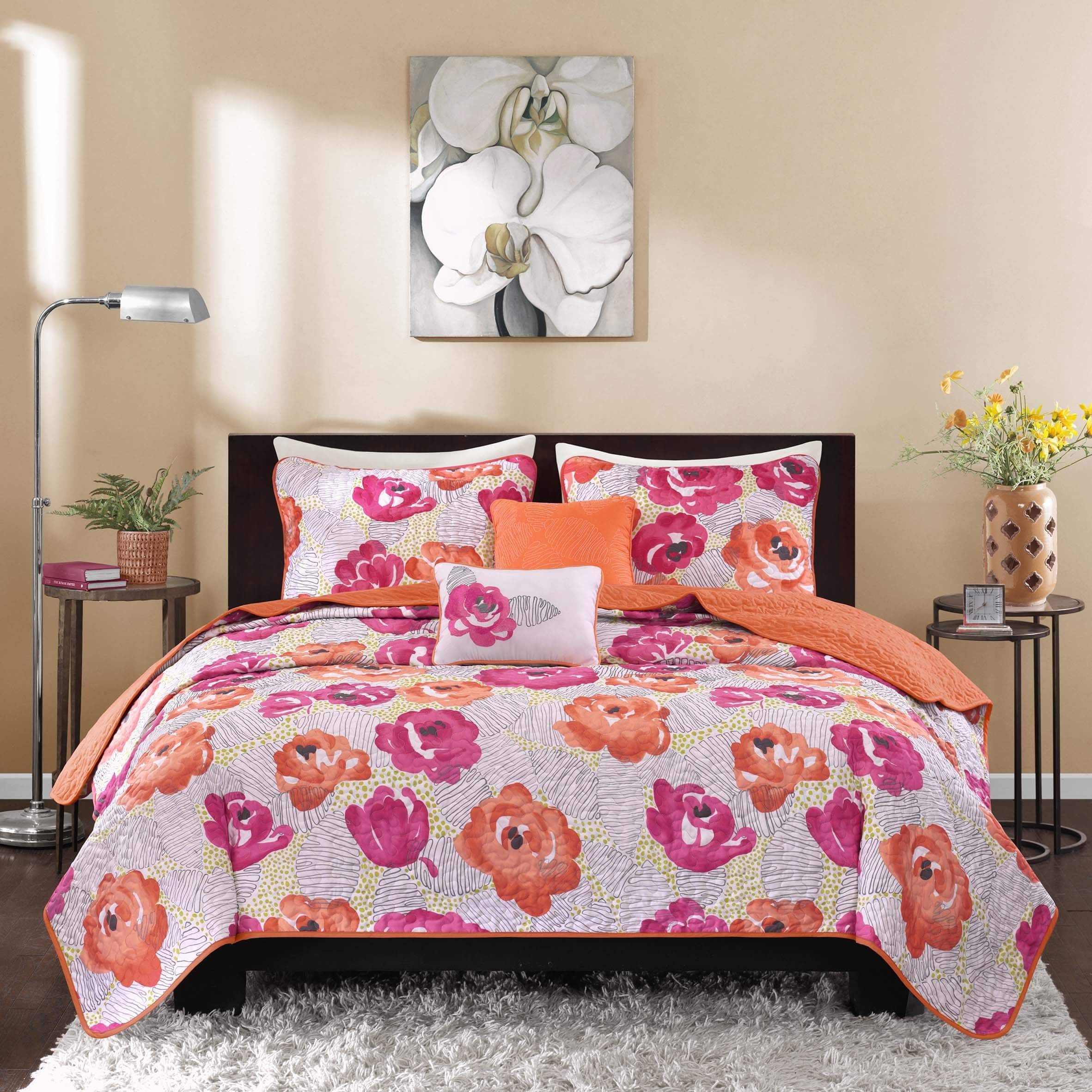Buy Teen Quilts Online at Our Best Dorm & Teen Bedding