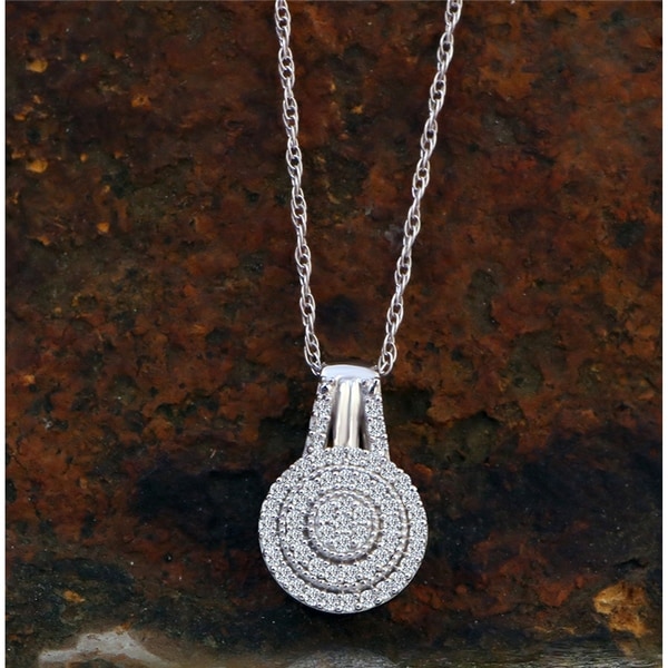 De Couer IGI Certified 10k White Gold 1/8ct TDW Diamond Halo Necklace - White H-I