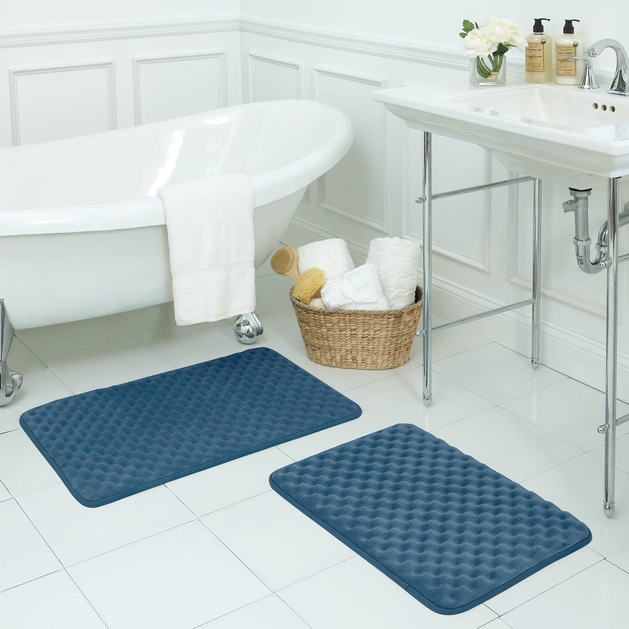 Bounce Comfort Massage Aqua 17 in. x 24 in. Memory Foam Bath Mat