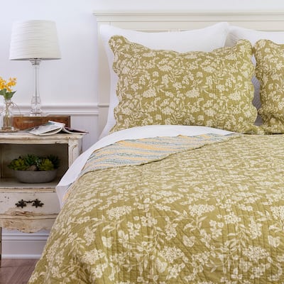 Green Toile Reversible Quilt (Shams Not Included)