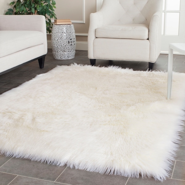 Safavieh Faux Sheep Skin Ivory Acrylic Rug - 4' x 6'