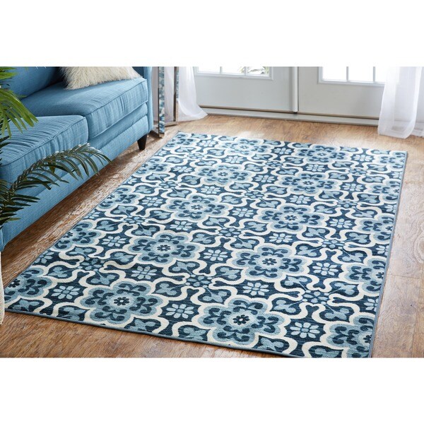 Mohawk Home Woodbridge Marjorelle Gardens Blue Area Rug (7'6 x 10') - 7'6" x 10'