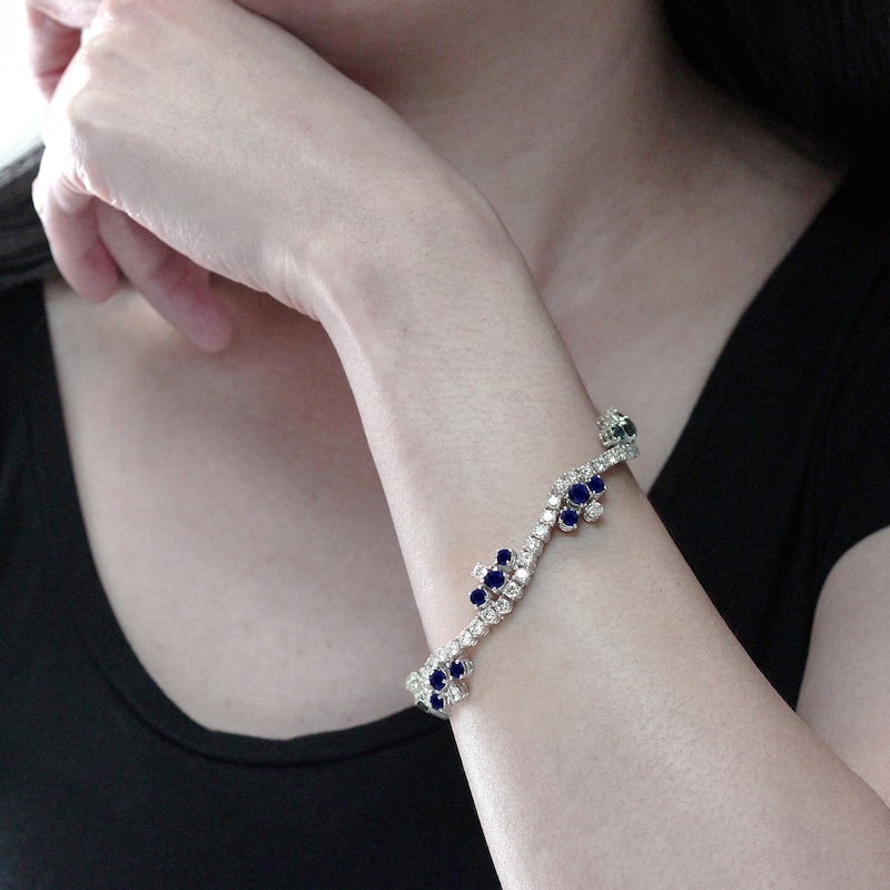 Auriya 18k White Gold 6 1/2ct Blue Sapphire and 7 1/2ct TDW Round Diamond Bracelet (E-F, VS1-VS2)