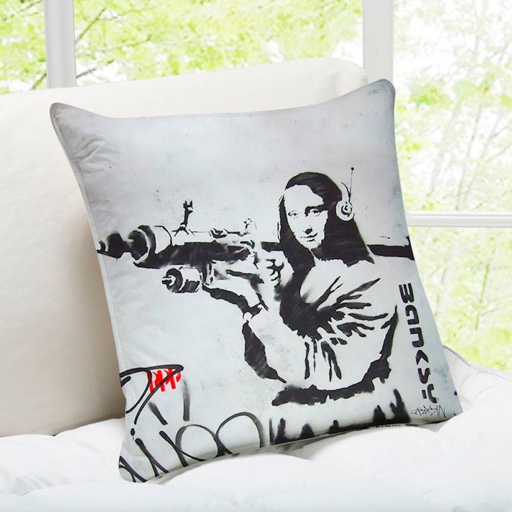 'Mona Lisa With Rocket Launcher' London Banksy Throw Pillow
