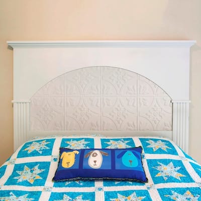 FASÄDE Traditional 2 4-foot x 8-foot PVC Wall Panel in Gloss White
