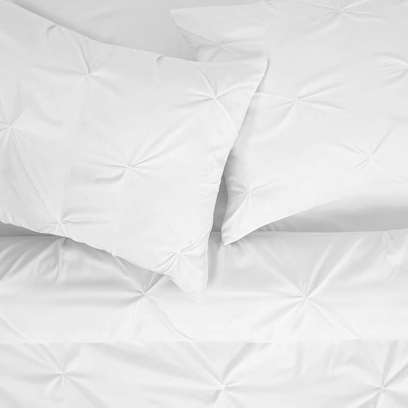 Classic and Chic Pintuck Pinch Pleated 3-piece Comforter Set
