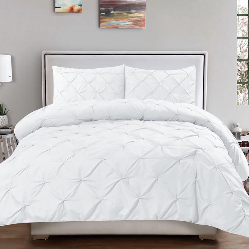 Classic and Chic Pintuck Pinch Pleated 3-piece Comforter Set