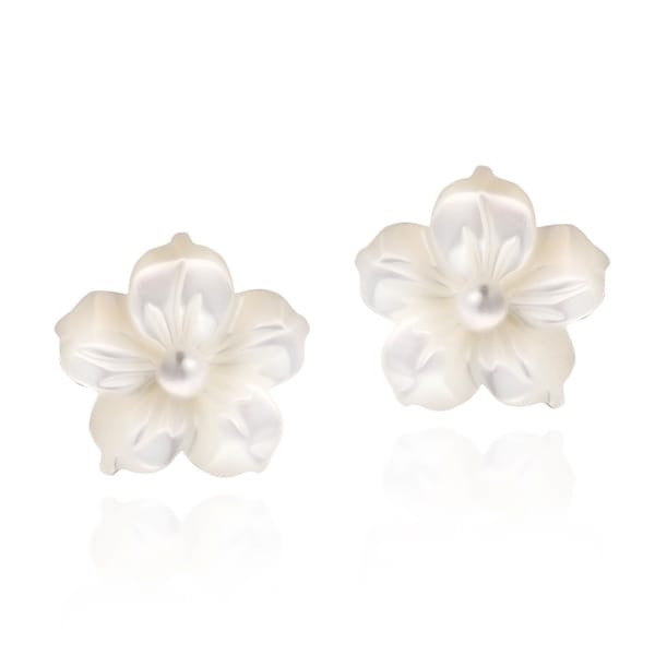 Handmade Mother Of Pearl Plumeria 925 Silver Earrings Handmade Mother Of Pearl Plumeria 925 Silver Earrings Thailand