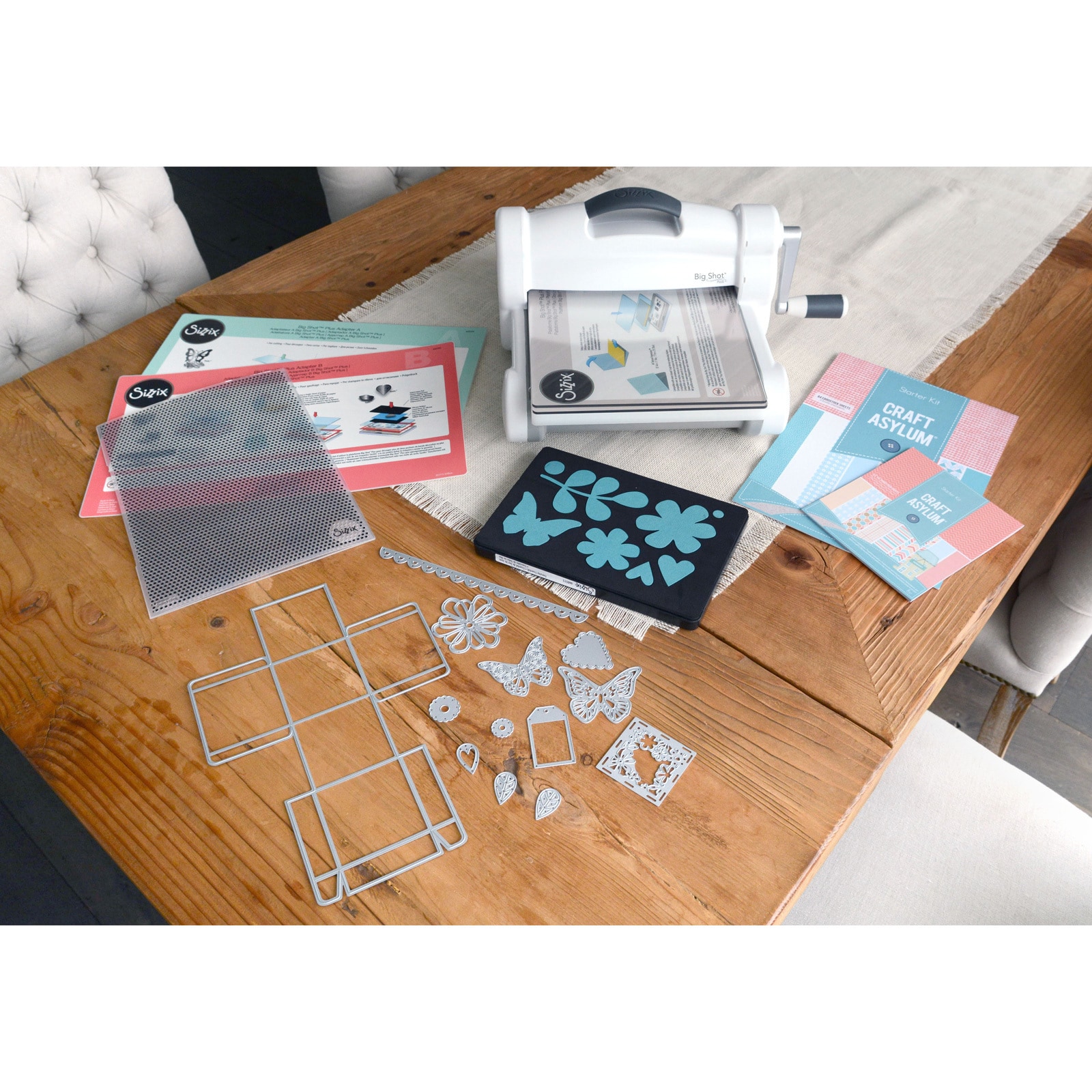 Sizzix Big Shot Plus Die Cutting Machine Starter Kit Bundle (As Is