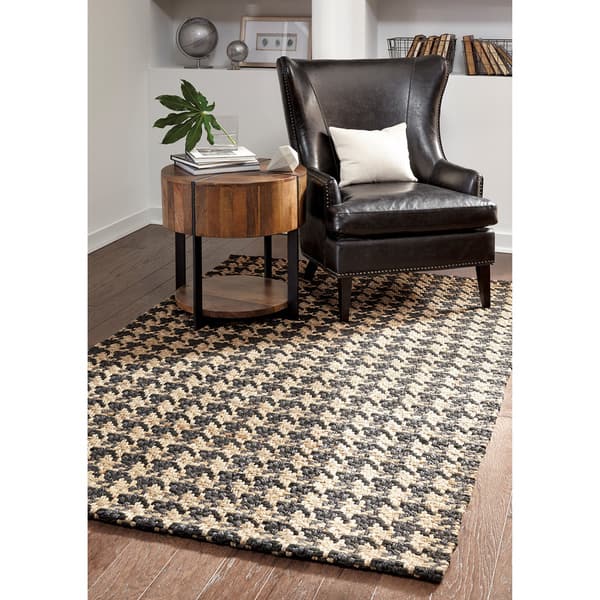 https://ak1.ostkcdn.com/images/products/10554057/Kosas-Home-Handwoven-Lad-Houndstooth-Jute-Rug-Black-2-x-3-2-x-3-12c03b80-e1f6-4e87-bffe-c08925d7029d_600.jpg?impolicy=medium