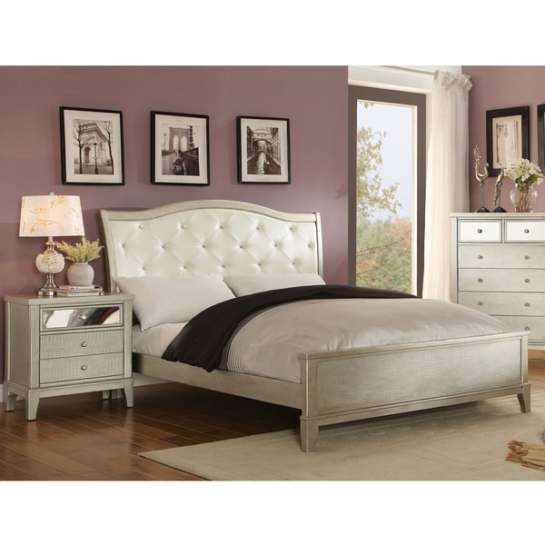 Furniture of America Livo Modern Padded 2-piece Bedroom Set