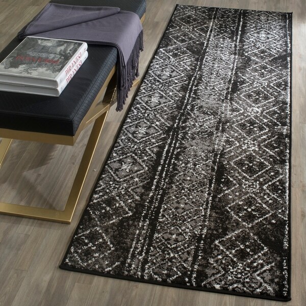 Safavieh Adirondack Maisie Vintage Boho Black/ Silver Rug - 2'6" x 8' Runner