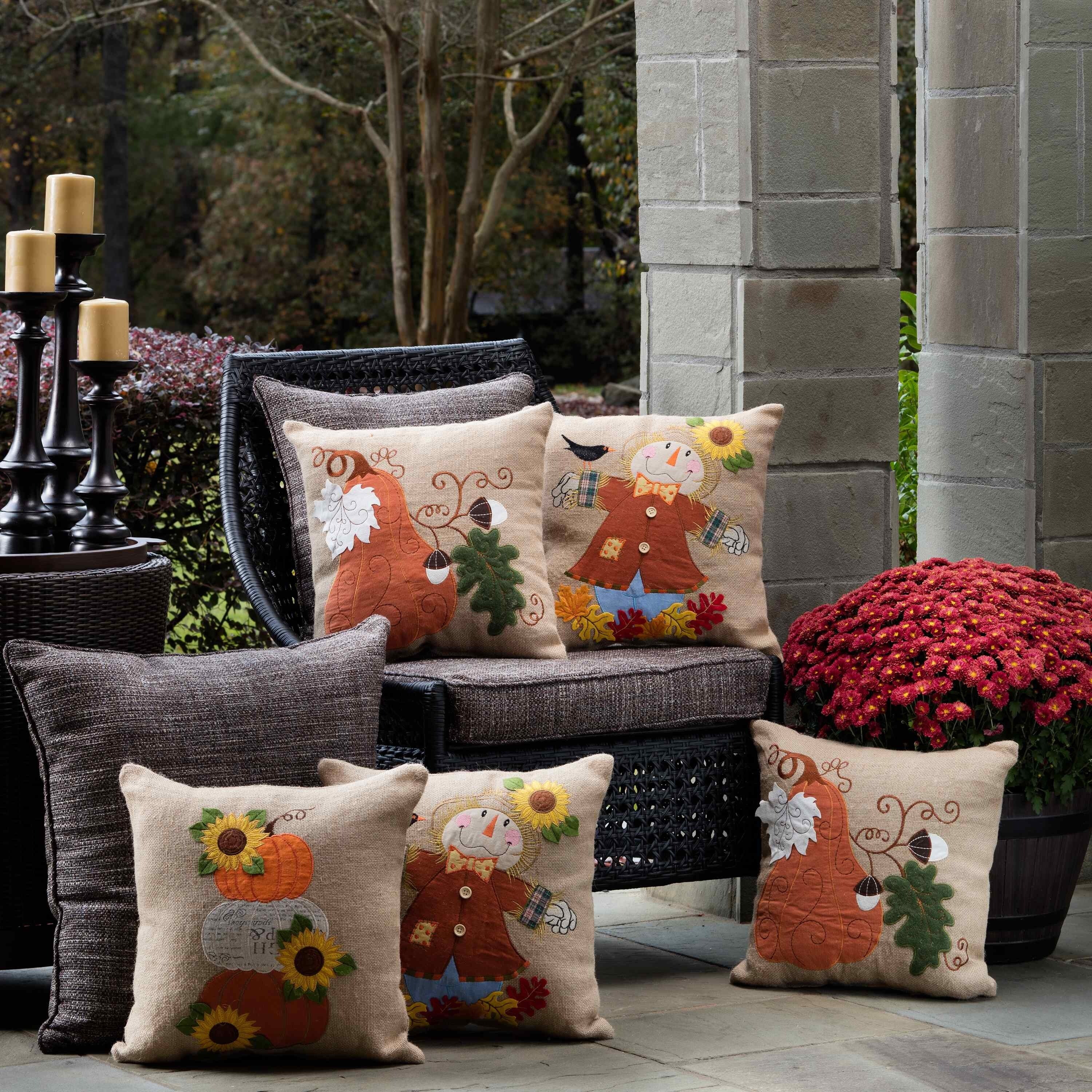 Pillow Perfect 574851 Harvest Squash Burlap Throw Pillow 16.5