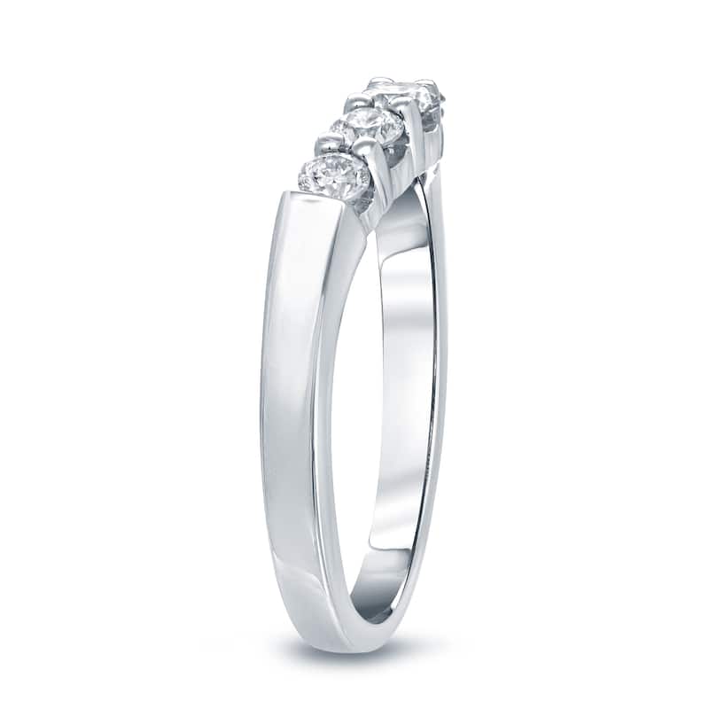 Auriya Curved Round-Cut Diamond Wedding Band 3/5ct TDW 14k White Gold