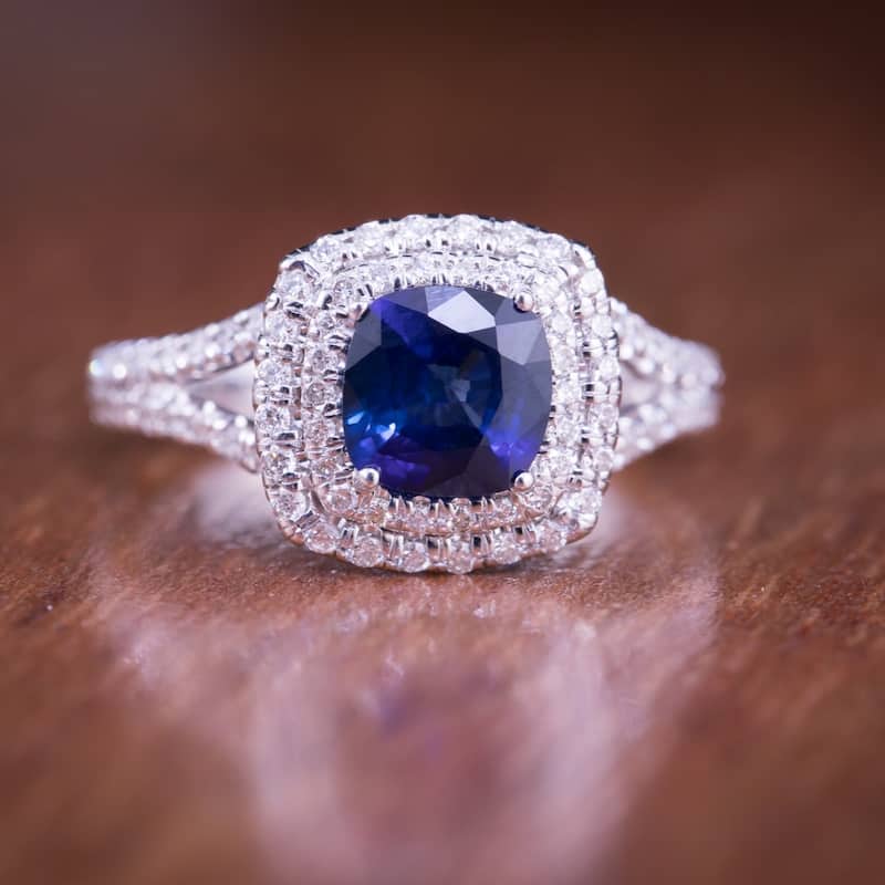 Auriya 18k Gold 1ct Cushion-cut Sapphire Halo Diamond Engagement Ring 1ctw (F-G, SI1-SI2)