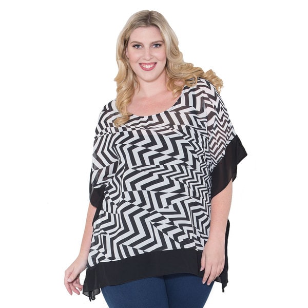 Sealed with a Kiss Womens Plus Size Ashlynn Chiffon Poncho