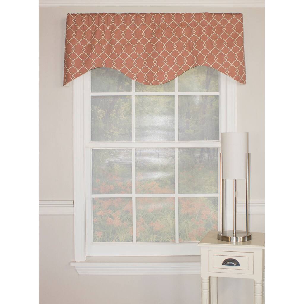 Chippendale Quartz Shaped Valance