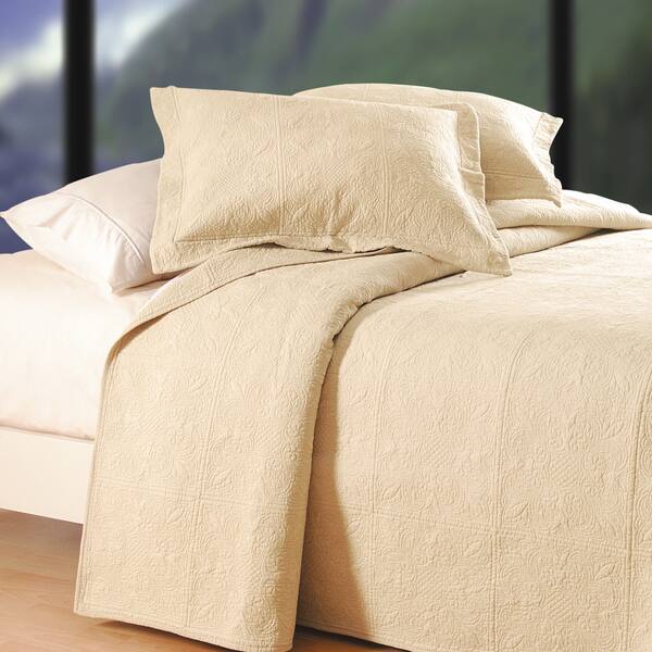 Shop Sandy Taupe Matelasse Quilt Overstock 10658117