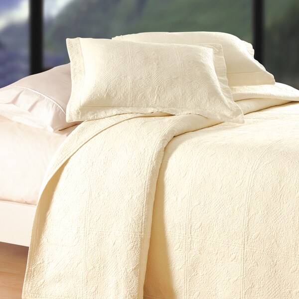 Jacqueline Matelasse Quilt (Shams Not Included)