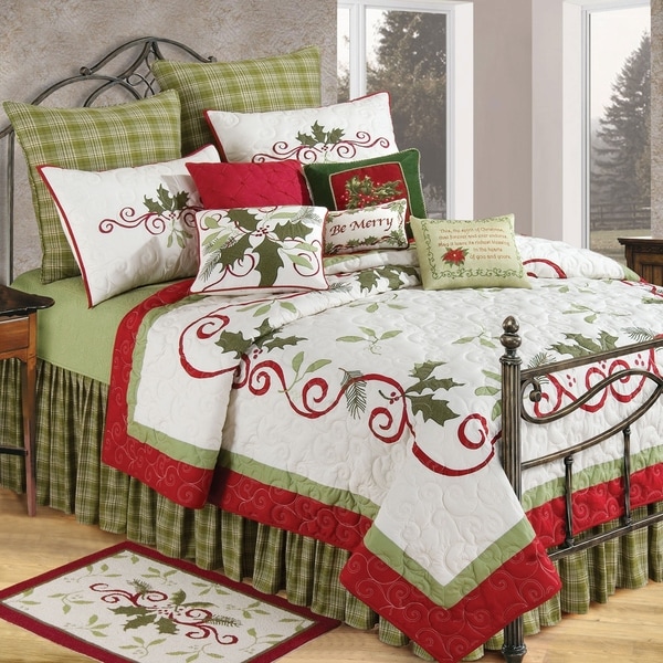 Holiday Garland Quilt (Shams not Included)