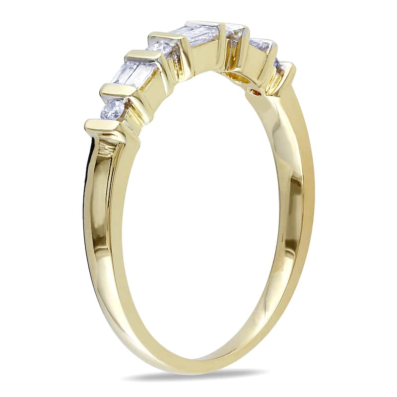Miadora 10k Yellow Gold 1/5ct TDW Parallel Baguette and Round Diamond Stackable Anniversary Band Ring(G-H, I2-I3)
