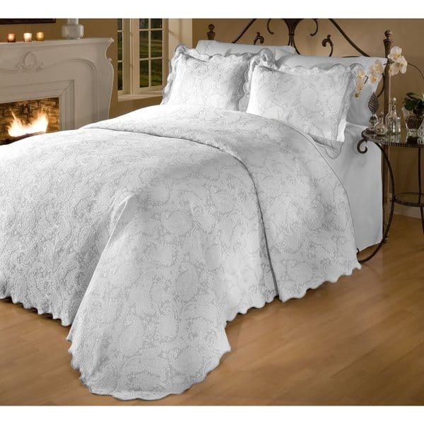 Maison Luxe Prada Portuguese Matelasse 3-piece Queen Size Bedspread Set in  White (As Is Item) - Overstock - 10789412