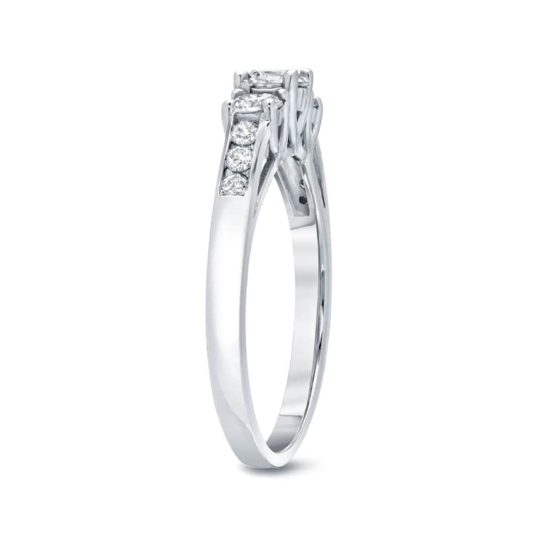 Auriya 14k Gold 1/2ctw Classic 3-Stone Diamond Engagement Ring